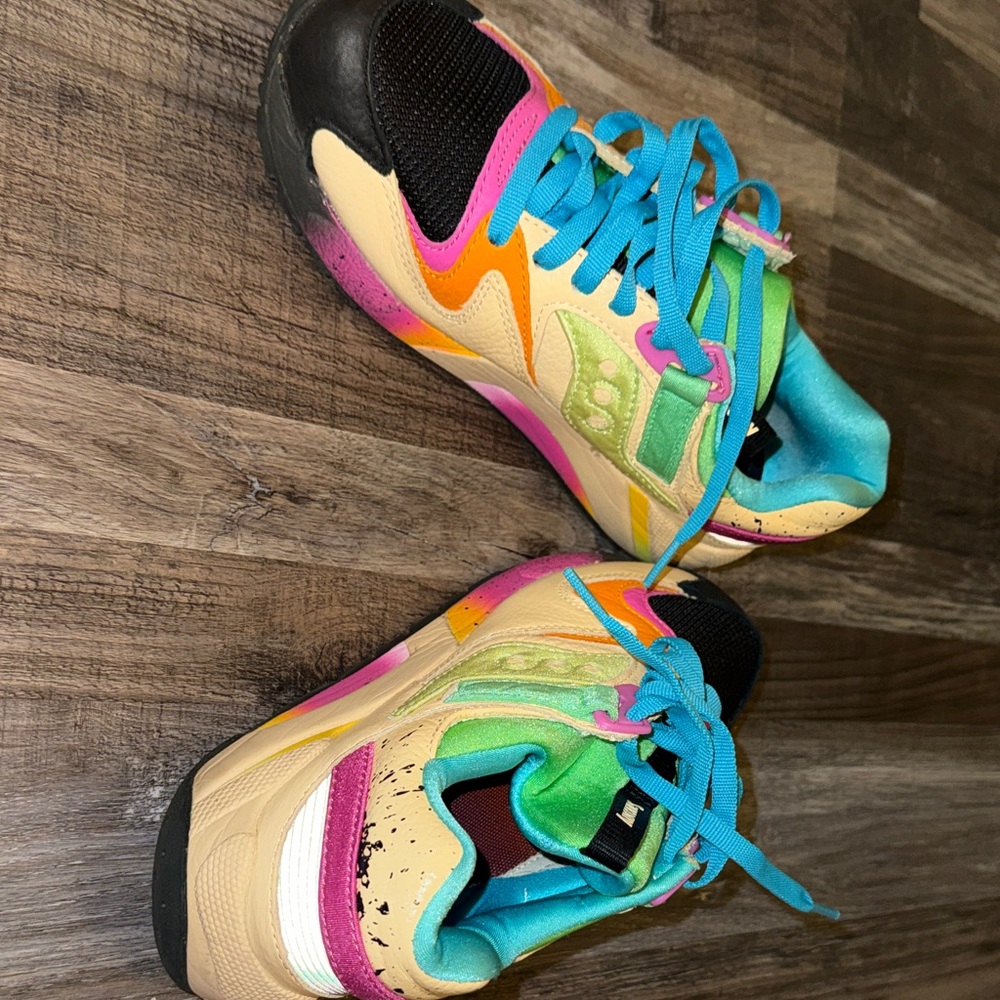 Saucony Men’s Athletic Shoes – Size 7.5 | Multicolor | Used